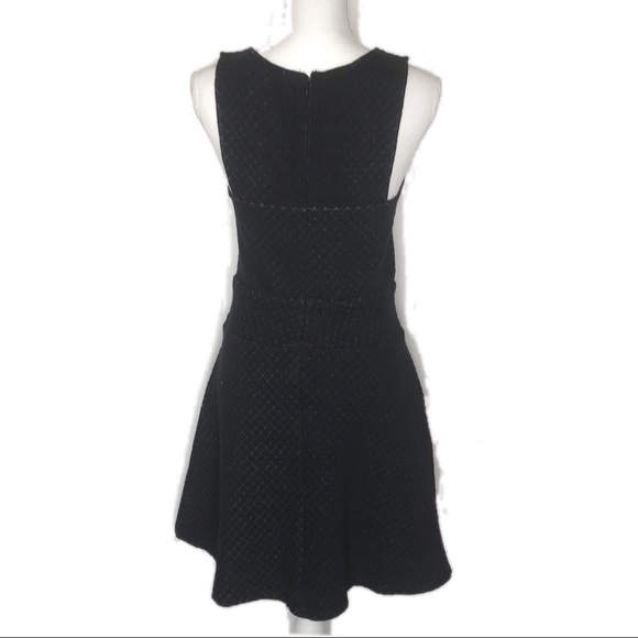 Collective Concepts Sleeveless Scoop Neck Dress - Picture 2 of 15